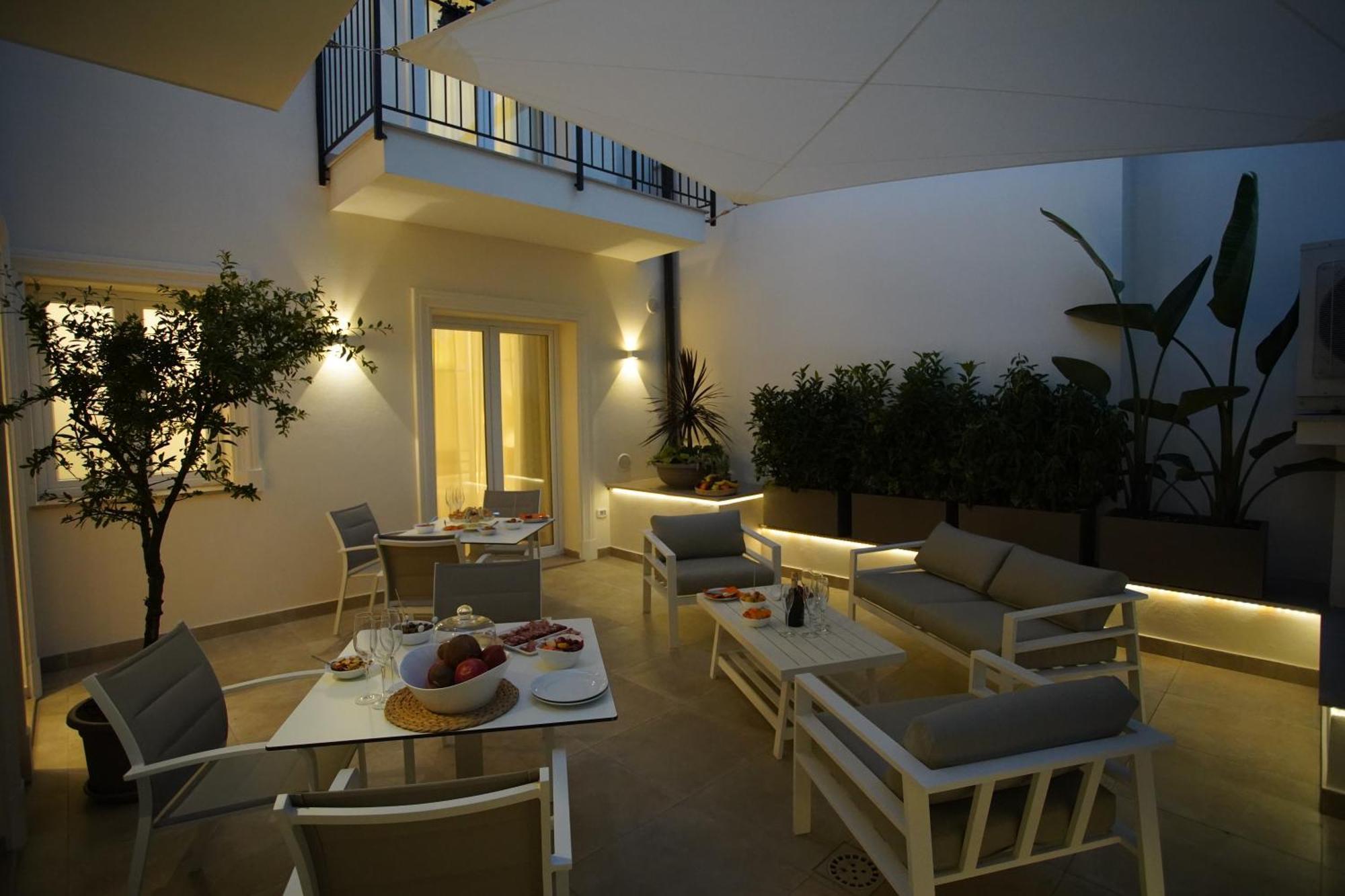 Palazzo Bibbi - Rooms To Live ريجّو دي كالابريا المظهر الخارجي الصورة