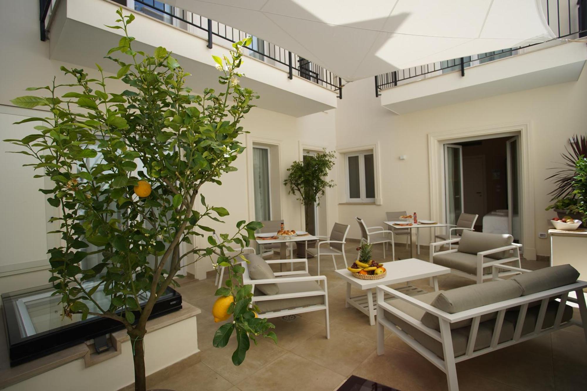 Palazzo Bibbi - Rooms To Live ريجّو دي كالابريا المظهر الخارجي الصورة